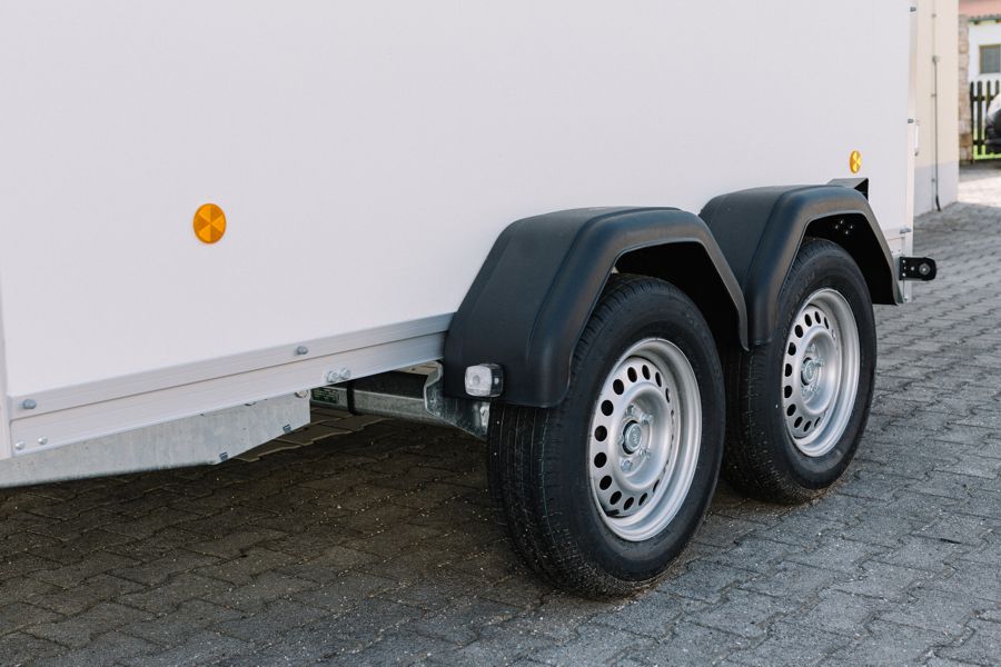 geschlossener haenger bayerbach