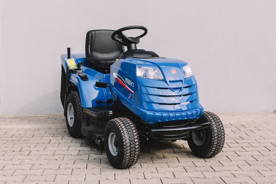 iseki rasenmaehertraktor
